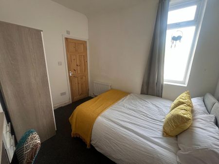 1 bedroom in a house share to rent - Photo 4