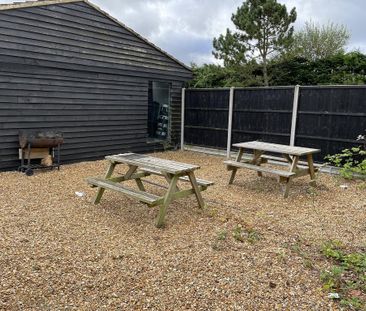 1 bedroom in a house share to rent - Photo 6