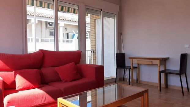 2 Bedrooms sunny apartment for long term rental close to the Promenade - Torrevieja - Costa Blanca - Photo 1