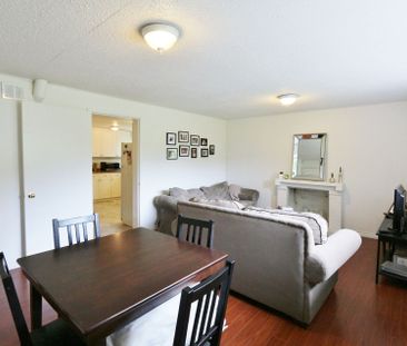 LOWER UNIT 2 BEDROOM 1 BATH IN CENTRAL DUNBAR LOCATION! - Photo 5