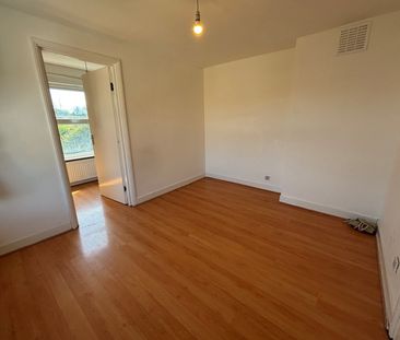 Flat to rent - Grove Vale, London, SE22 - Photo 3