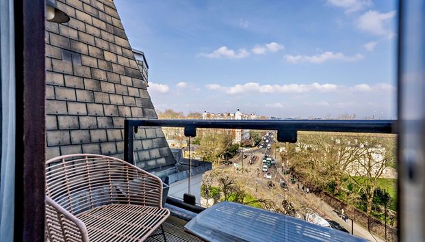 4 Bedroom Penthouse Apartment to rent near Regents Park in St Johns Wood, London NW8 - Photo 1