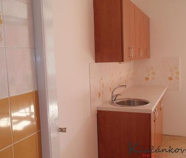 Pronájem bytu 1+kk 30 m² - Fotografie 1