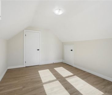 329 TALBOT Street, Hamilton, Ontario, L8H6T2 - Photo 5