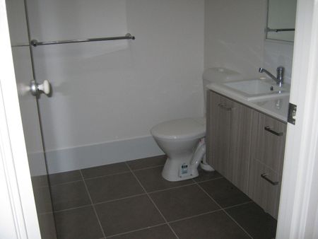 3 BEDROOMS! NEAR NORTH LAKES! - Photo 3