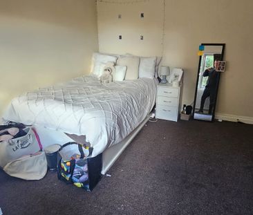 5 Bed - 3 Ash Gardens, Headingley, Leeds - LS6 3LD - Student - Photo 5