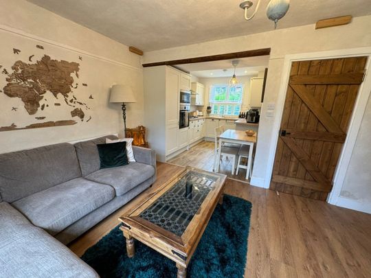 2 Bed Terraced House, Hampstead Garden Suburb, NW11 - Photo 1