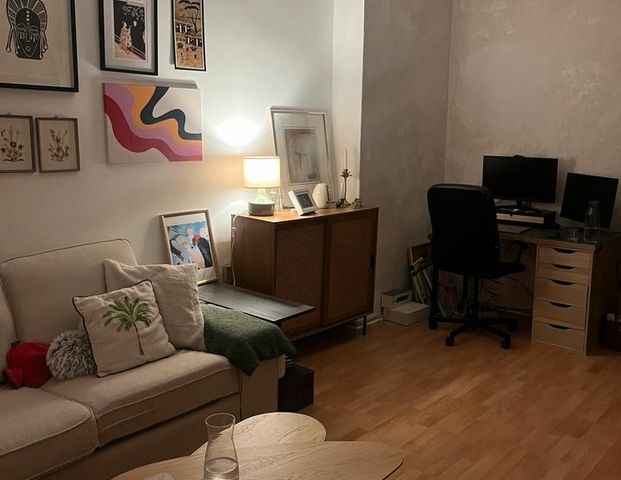 1 Monat Untermiete - 2 Zi Wohnung nur Dezember 2025 - Photo 1