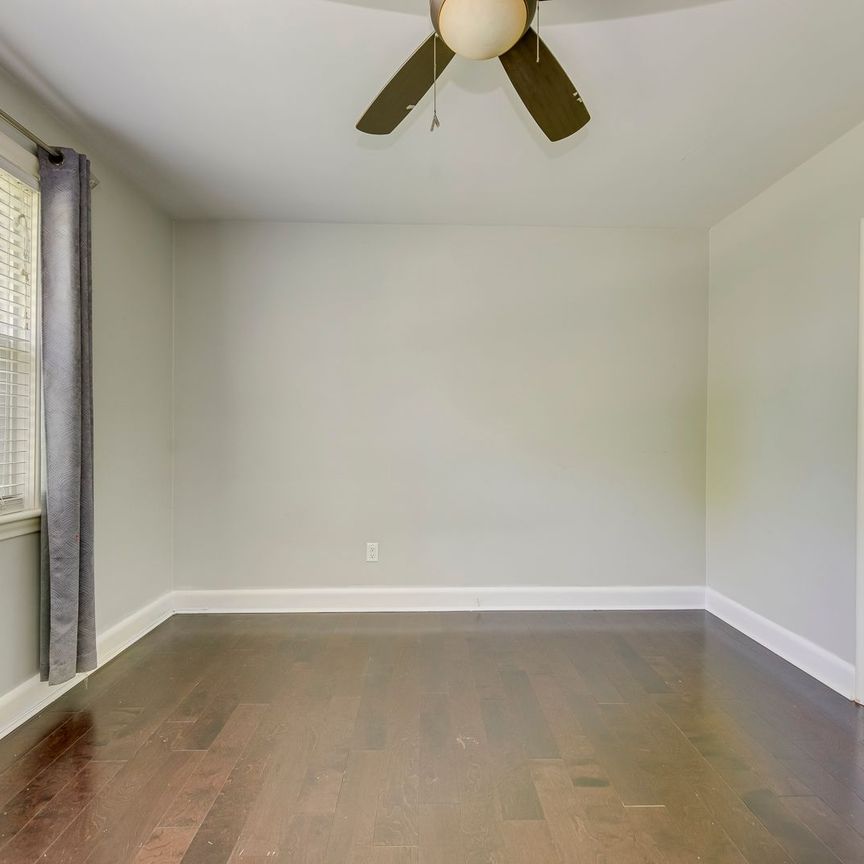 For Lease - 2048 Edinburgh (Main Level) Drive, Burlington, Ontario - Photo 1