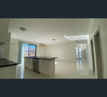 24 Cattiger St, Richlands, Qld 4077 - Photo 2