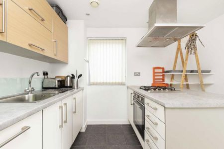 2 bedroom flat to rent - Photo 4