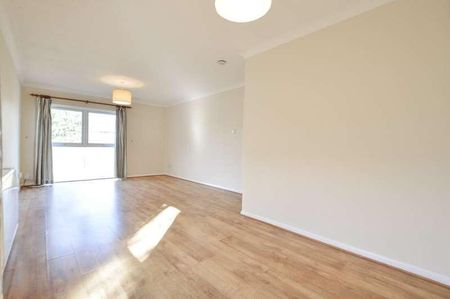 Fosse Way, West Byfleet, Surrey, KT14 - Photo 3