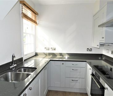 2 bedroom apartment to let - Photo 2