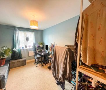 2 bedroom Flat To Let - Photo 4