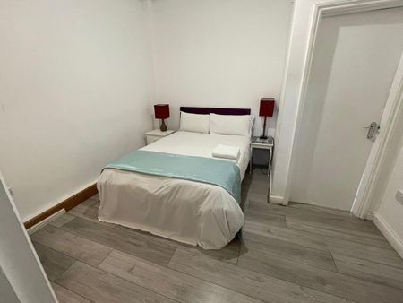 1 Bed Flat, Greyhound Lane, SW16 - Photo 5