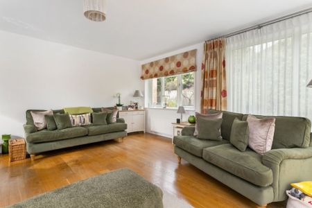 4 bedroom detached house to rent - Photo 2