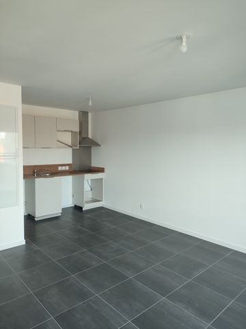 Location Appartement 1 pièce 38m² BAYONNE 64100 - Photo 4