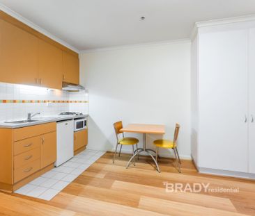 313/238 Flinders Street, Melbourne - Photo 4