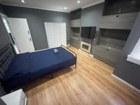 4 bedroom terraced house to rent - Photo 5