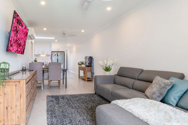 Low Maintenance Living in Award Winning Family Friendly Estate! - Photo 1