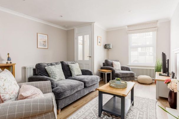 2 bedroom terraced house to rent - Photo 1