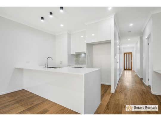 2/8 Landscape Court, Nambour QLD 4560 - Duplex For Rent | Domain - Photo 1