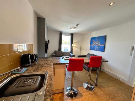 1 bedroom in a house share to rent - Photo 5