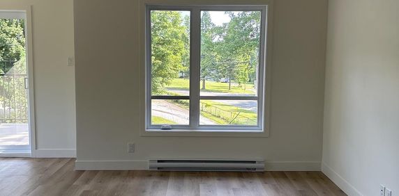 Immeuble - 18 Rue Allen Est, Waterloo 4 Et Demi + Den - Neuf - Waterloo - Photo 2