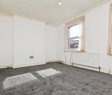 4 bedroom house to rent Rosemary Road West, Clacton-on-Sea, CO15 - Photo 4
