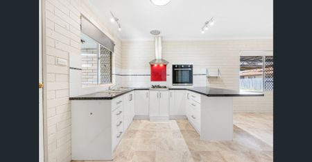 Neat 2 Bedroom Unit - Photo 5