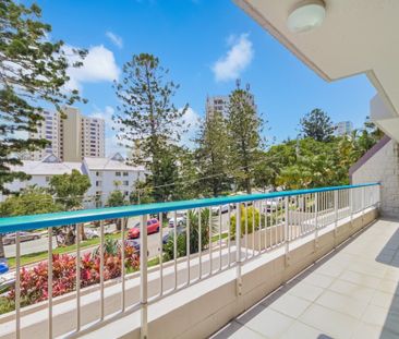 Immaculately Presented Unit in Rainbow Bay - Perfect for Entertaining - Photo 4