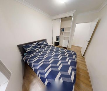 Chippendale - Photo 2