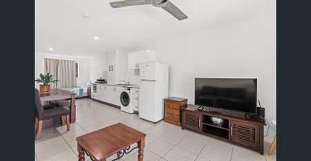 Be in the Heart of Airlie Beach - Photo 2