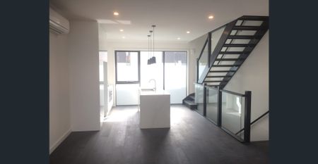 STUNNING, MODERN, CITY FRINGE - Photo 2