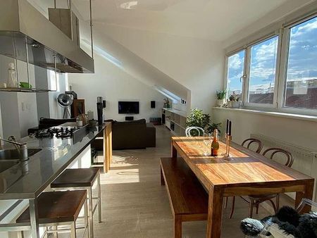 <h1 class="md:text-xl md:leading-6 mt-4 md:mt-10 lg:mb-6 mb-3 text-primary-500 font-semibold text-base leading-5"> Wohnung in Hamburg (Winterhude) </h1> - Photo 2