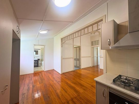 Inner City Living with Charm - Photo 1