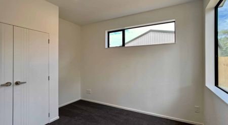 4-BEDROOM IN BOTANY DOWNS - Photo 2