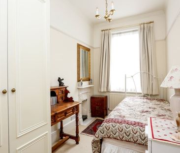 3 bedroom flat to rent - Photo 6