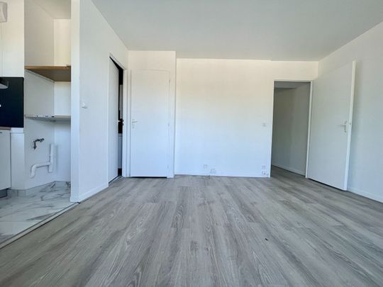 Location d'un appartement T1 à LIEUSAINT - Photo 1