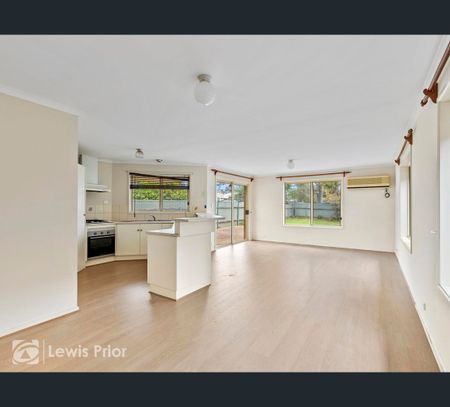 16a Glamis Avenue, Seacombe Gardens, SA 5047 - Photo 2