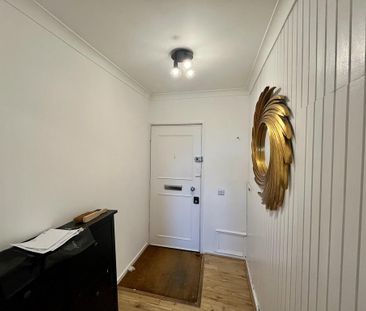 3 bedroom flat to rent - Photo 1