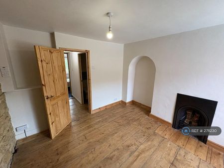 2 bedroom terraced house to rent - Photo 2