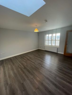 7 Newtownbreda Grove, Belfast, BT8 6BP - Photo 1