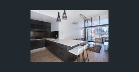 Large 1 bedroom furnished apartment - Photo 4