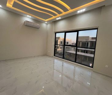 Spacious 5 BR Villa in Al Yasmeen - Photo 1