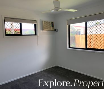 Beautiful home located in quiet court - Photo 4