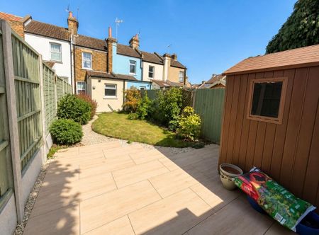 2 bedroom terraced house to rent - Photo 3