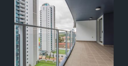 5 STARS FACILITIES APARTMENT @$850 per week - Photo 3