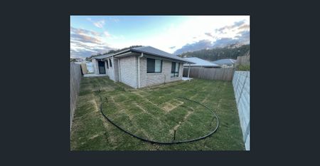 Near New 4 Bedroom Home - Photo 2