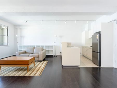 Semi-Furnished Apartment in the Heart of Glebe - Photo 3